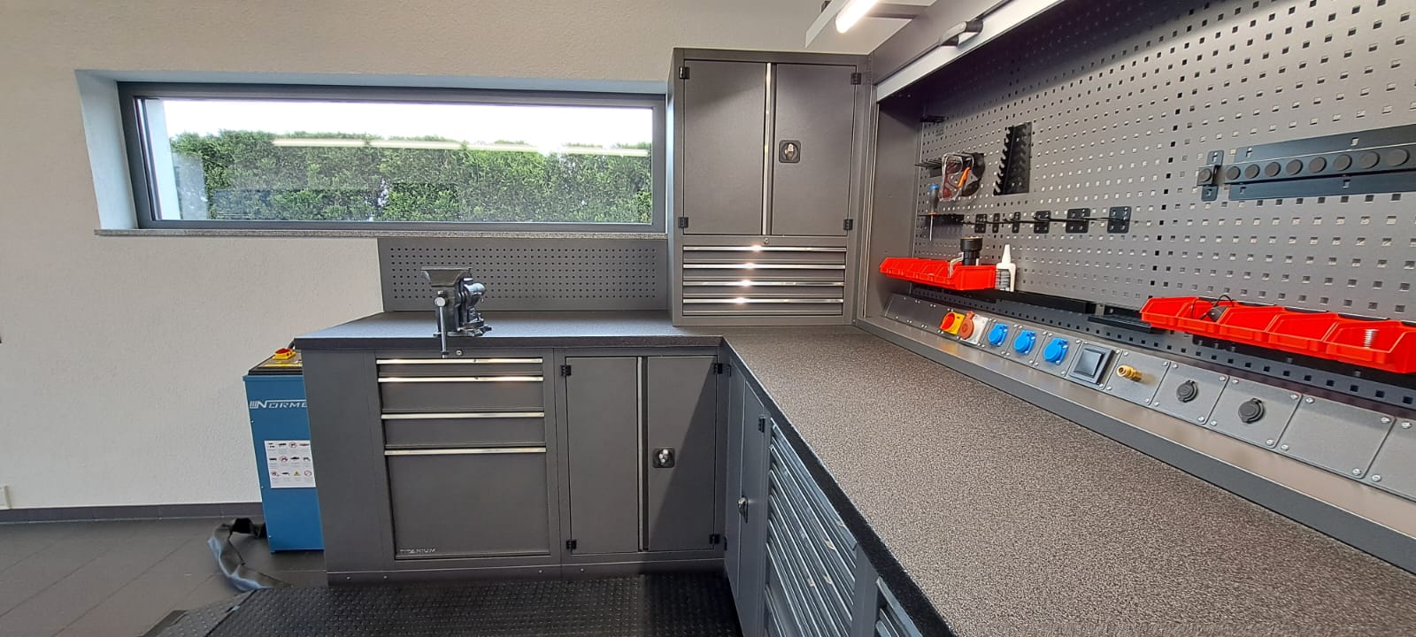 Zdjecie WhatsApp 2025 06 19 o 12.53.43 a85efe2b - FastService Kompleksowa zabudowa warsztatowa – funkcjonalność, trwałość i precyzja wykonania